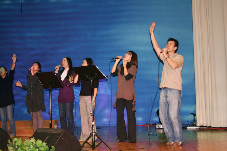 011109-worship (23).jpg